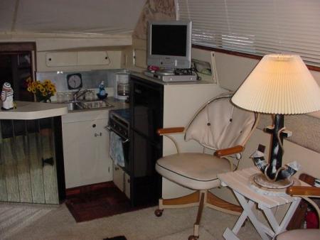 Tout le confort......congelo....dvd !